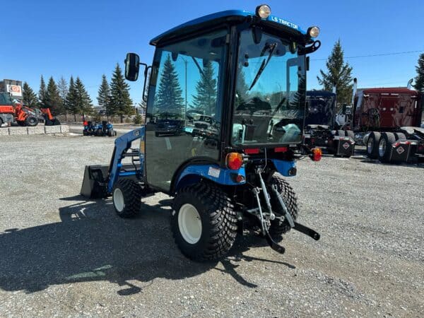 2025 LS TRACTOR MT122 CABINE – Image 10