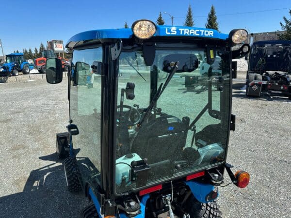 2025 LS TRACTOR MT122 CABINE – Image 8