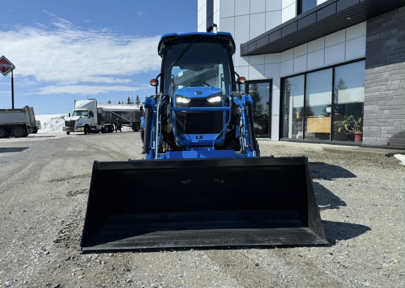 2026 LS TRACTOR MT226HEC – Image 2