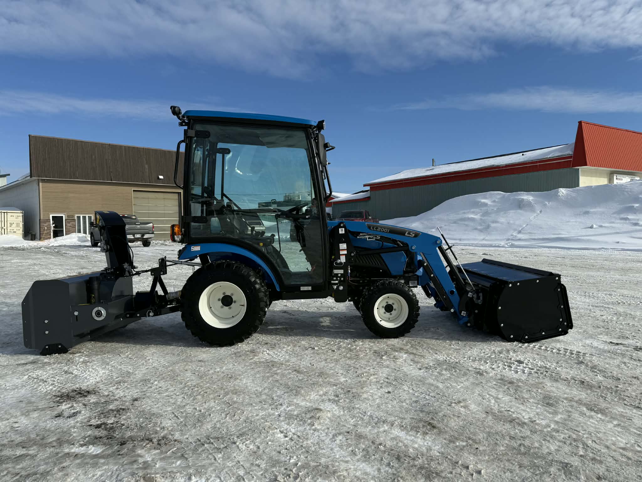 2026 LS Tractor MT225S – Ensemble d’hiver complet – Image 5