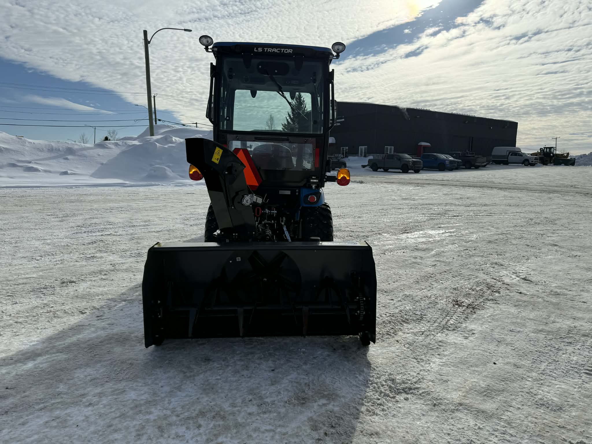 2026 LS Tractor MT225S – Ensemble d’hiver complet – Image 4